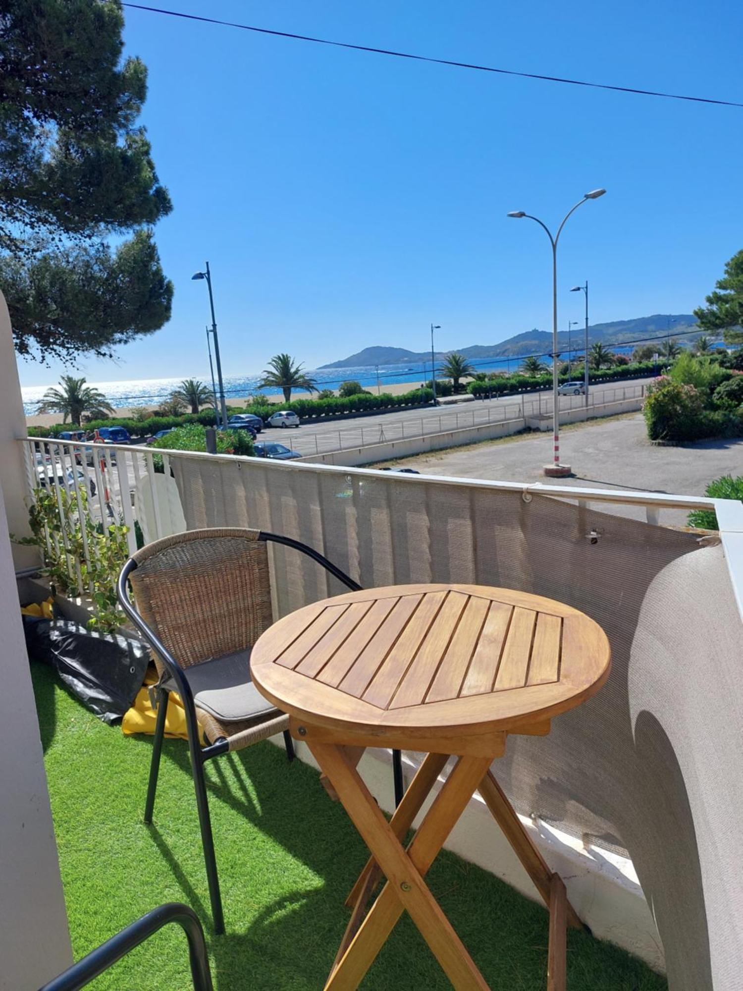Sur La Plage, Super Studio Avec Vue Sur La Mer Plage d'Argeles Luaran gambar